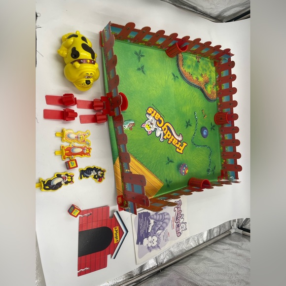 Fraidy Cats 1994 Milton Bradley Board Game Complete VTG - Picture 3 of 12